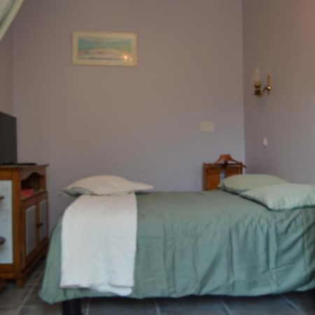 Chambre Charentaise Vars  外观 照片
