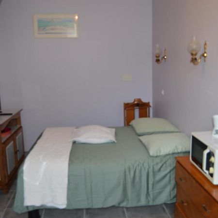 Chambre Charentaise Vars  外观 照片