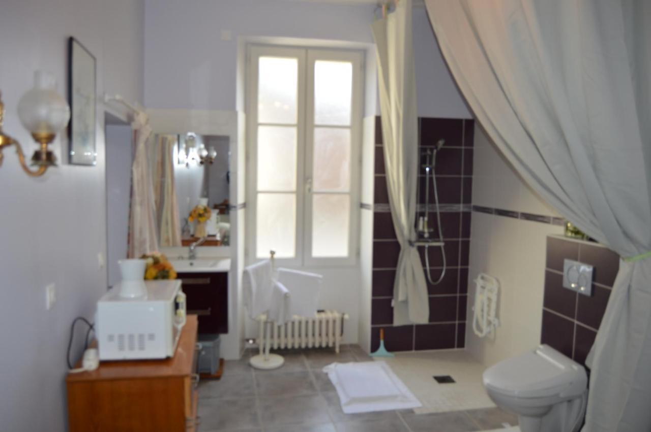 Chambre Charentaise Vars  外观 照片